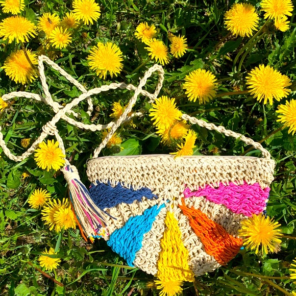 OFFERS WELCOME 
Straw woven and rainbow crossbody bag - Picture 1 of 2